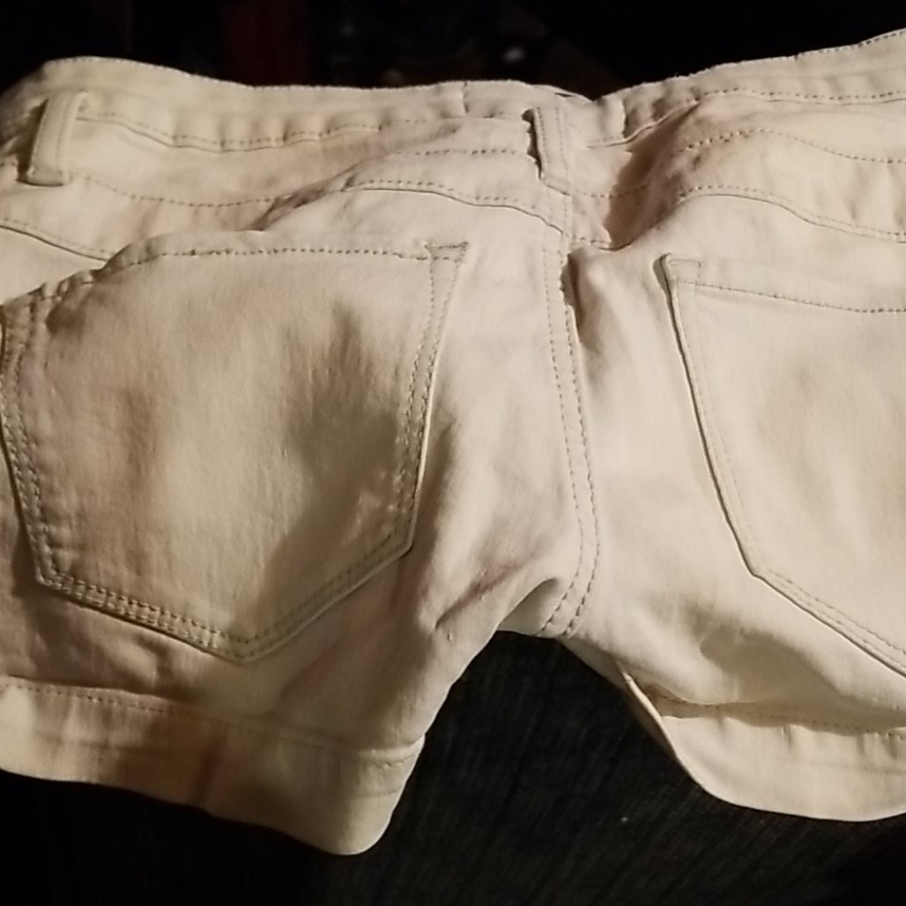 Shorts - Picture 2 of 3